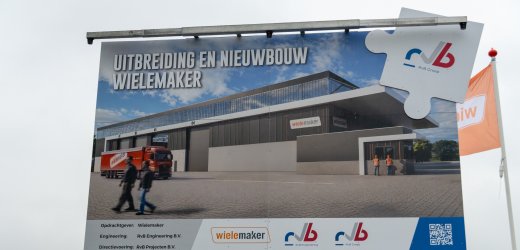 Bouwbord uitbreiding en nieuwbouw Wielemaker 